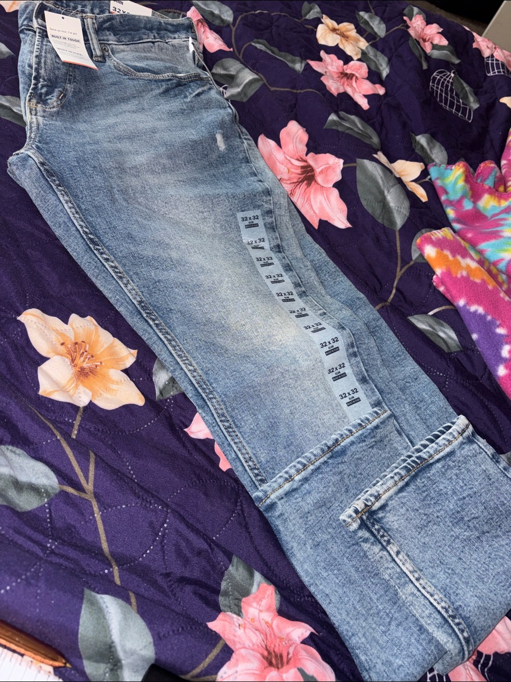 Old navy distressed skinny jeans 32x32 - Picture 9 of 14